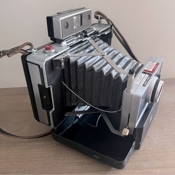 Polaroid Land Camera Automatic 100 Vintage 1960s prop - Picture 4 of 12